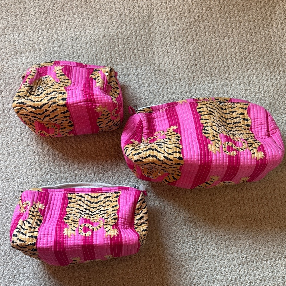 Tiger/leopard Cosmetic Bag Set. 3 sizes/all come together